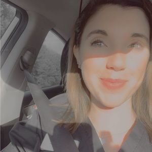 Meet your Posher, Alicia